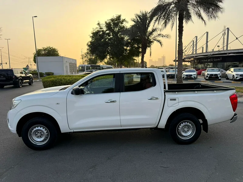 Nissan Navara SE 2022 Gcc Specs 2WD Automatic transmission63399958967043113