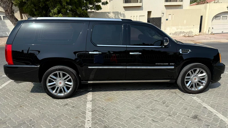 Cadillac Escalade ESV premium GCC63398489015554113
