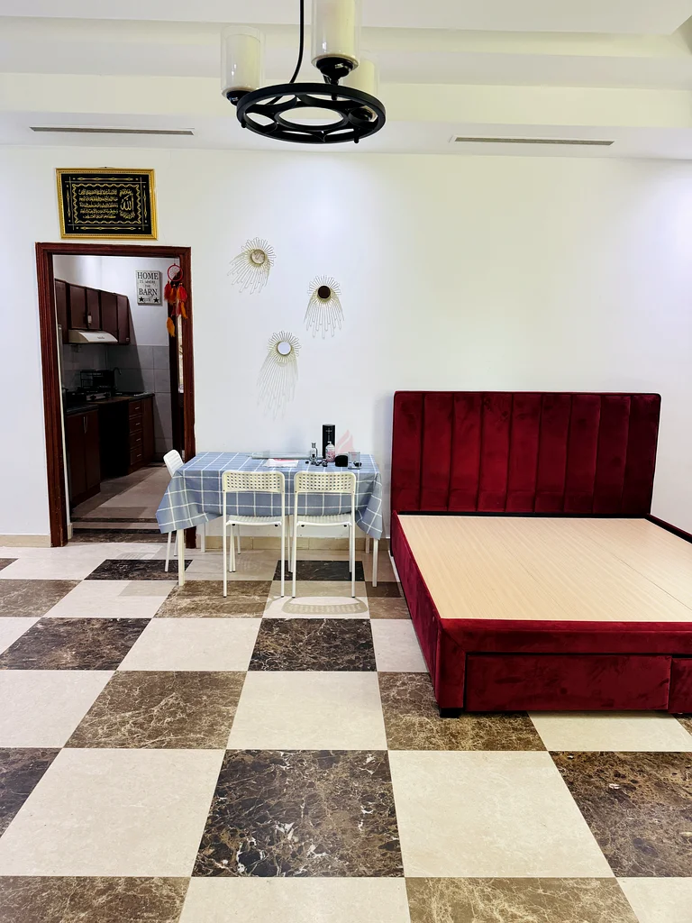 Studio63486079429763115