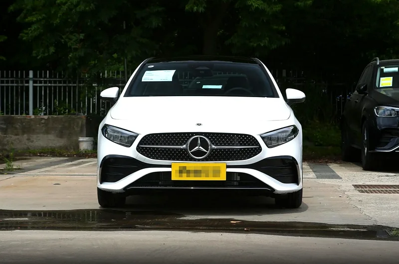 مرسيدس بنز A 200 L إصدار الأناقة63403205183105111