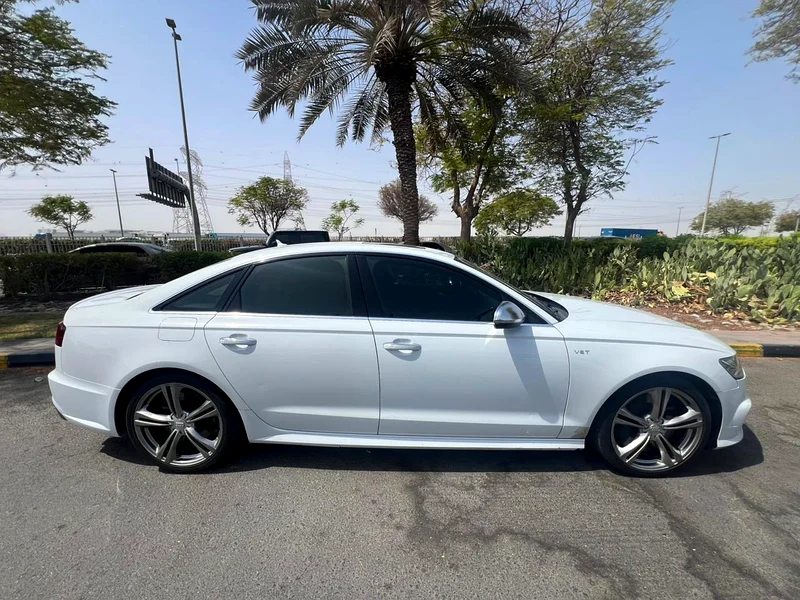 AUDI S663398609206657112