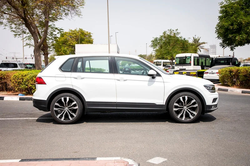 VOLKSWAGEN TIGUAN 2020 / GCC Specs / 1,100 Monthly / Warranty Is Available For Purchase63172654194817111