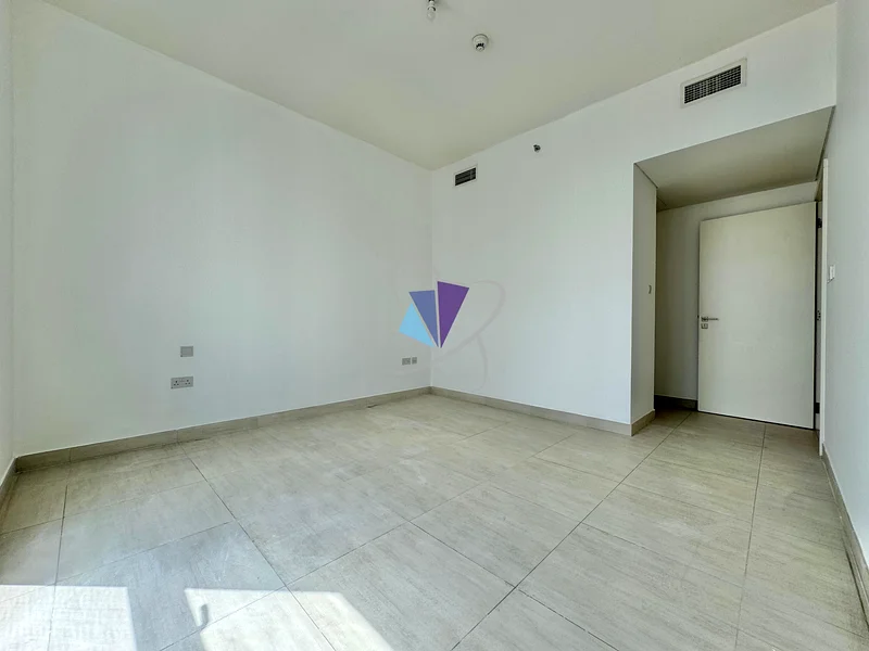 بلكونة ضخمة | 3 غرف نوم مع غرفة خادمة | جاهز للانتقال63403411195267113