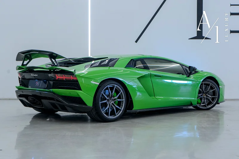 2017 Lamborghini Aventador S, Carbon Fiber Package, Special Color, Very Low Kms, 730HP63490820240001113