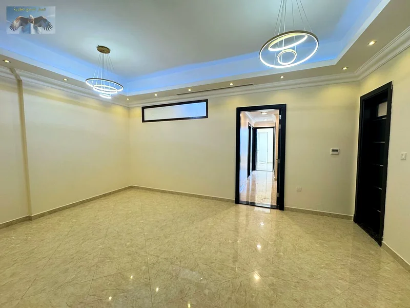 3 غرف نوم وصالة – 3 حمامات بتشطيب أنيق – 🚪 شرفة بإطلالة – 🚗 موقف خاص للسيارات – 🔐 نظام دخول بالبطاقة الذكية – 🏢 عالي الجودة63719604460930114