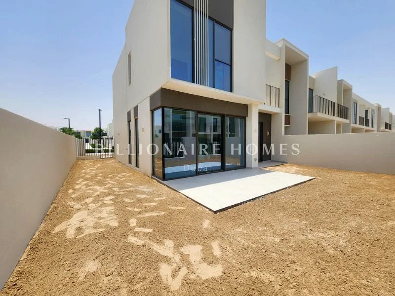 Prime Location | Close to Pool and Golden Beach63947194137987110