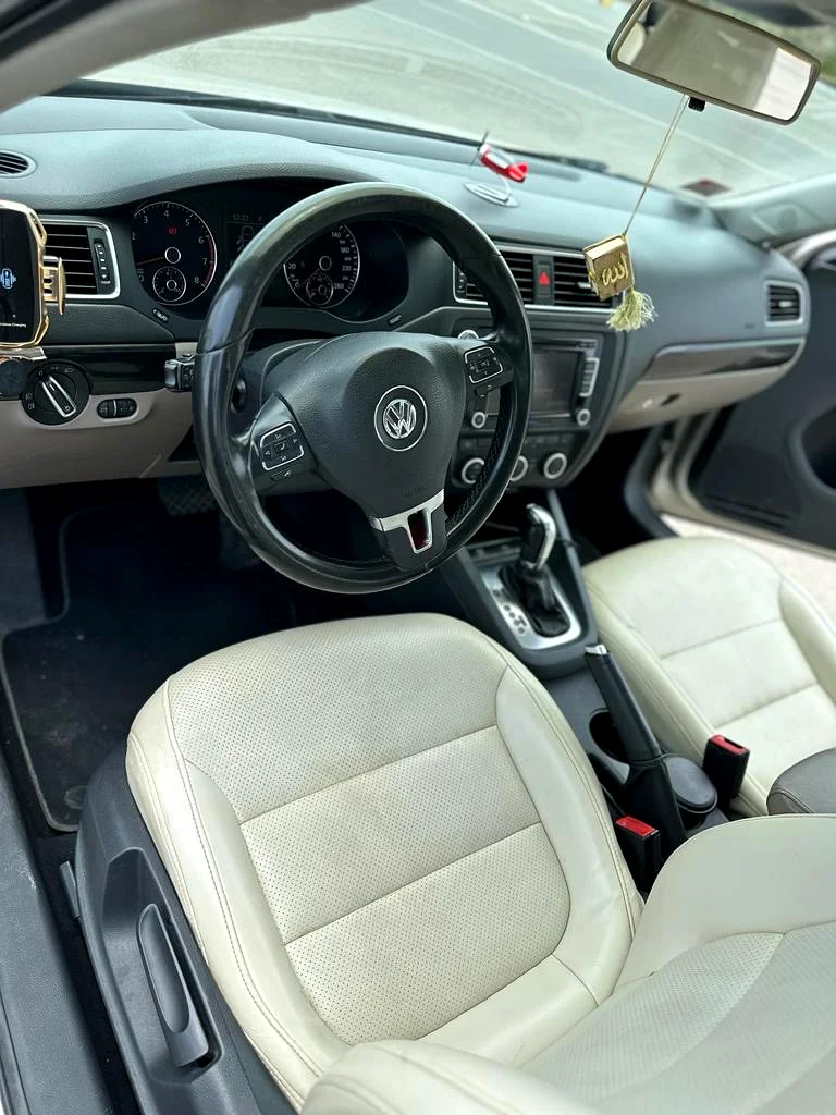 Volkswagon Jetta 2.0 L 201463398575394433111