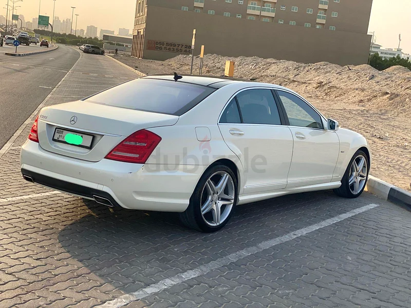 Mercedes-Benz S-Class S 500 White Excellent Suspension.  With Number Plate Dubai  J-401963399929154819111