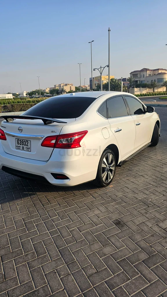 Nissan Sentra 2017 SL  
Mileage: 131,000 kilometers63412538336515112