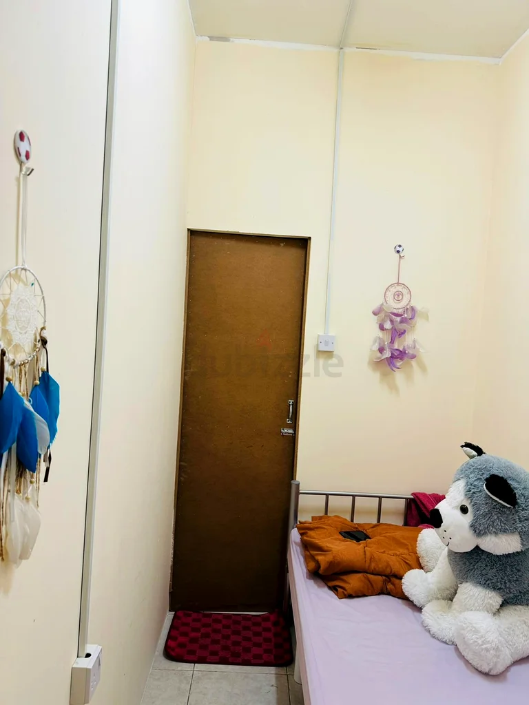 Ladies' furnished close partition near Lulu Express, Murabba63402693602561112