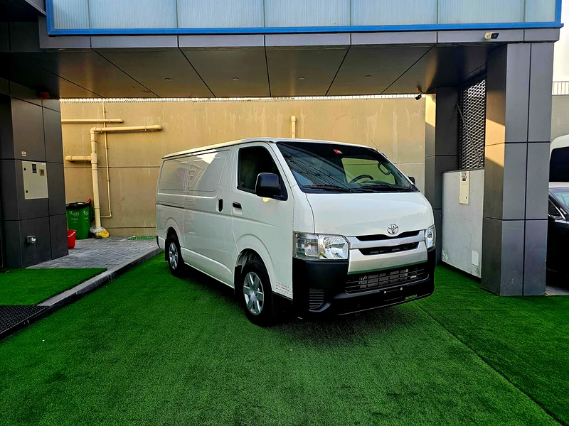 HIACE CARGO / GCC / PETROL / MANUAL /  LOT#12428263401317523458111