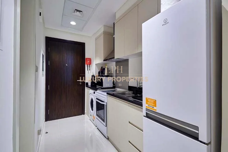 Upgraded | Golf | High floor | Furnished | Vacant63974462501379112