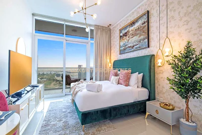 Upgraded | Golf | High floor | Furnished | Vacant63974462501379110