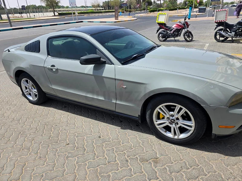 Ford mustang 2010 in excellent condition63406542424834112