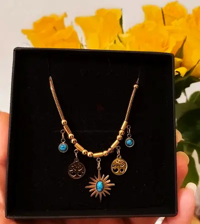 Elegant gold plated necklace