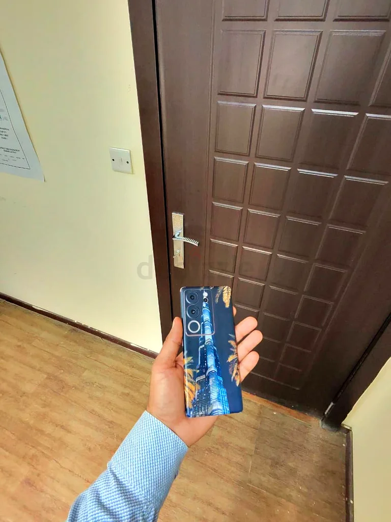 هاتف محمول أنيق وعصري للبيع!63437620029699113