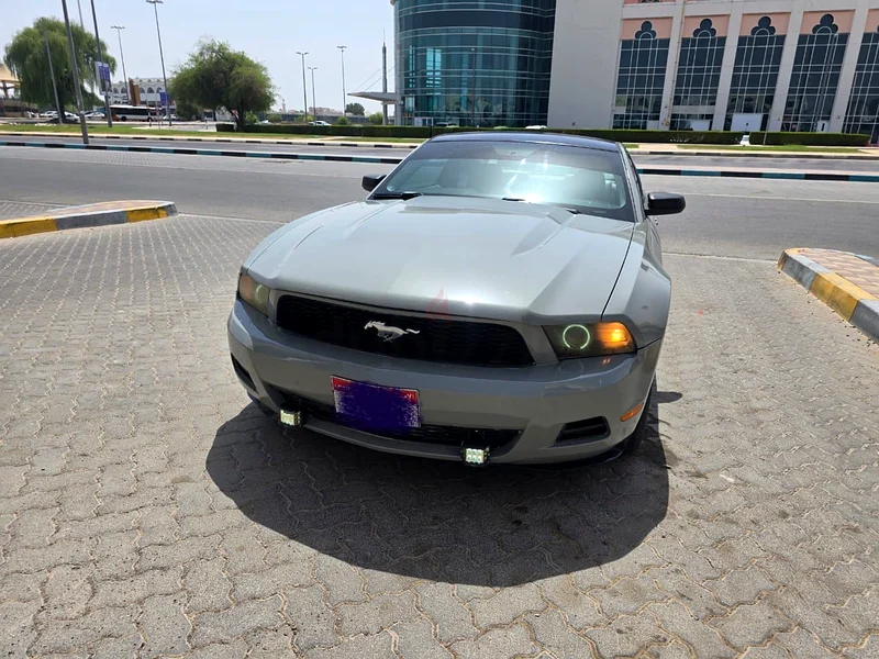 Ford mustang 2010 in excellent condition634065424248341128