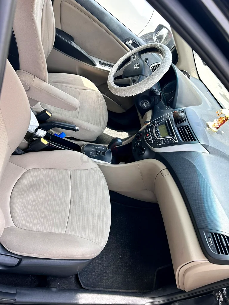 Hyundai Accent 2016 – Excellent Condition – 219,000 km – Petrol63406902664707113