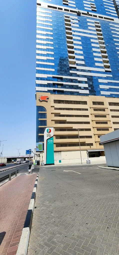1 BR HALL APARTMENT,29K,30K,32K,34K 1 MONTH FREE 0N SAME LINE SAHARA ON SHARJAH DUBAI BORDER ON RTA BUS STOP F24 TO STADIUM METRO AND SAFEER MOLL AREA63404843953025111