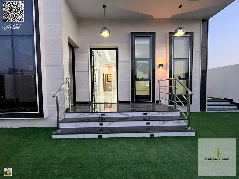 فرصة رائعة لامتلاك فيلا فاخرة في الحيلو 2، بتصميم أنيق وتشطيبات عالية الجودة. تتكون الفيلا من طابقين.63891692205571114