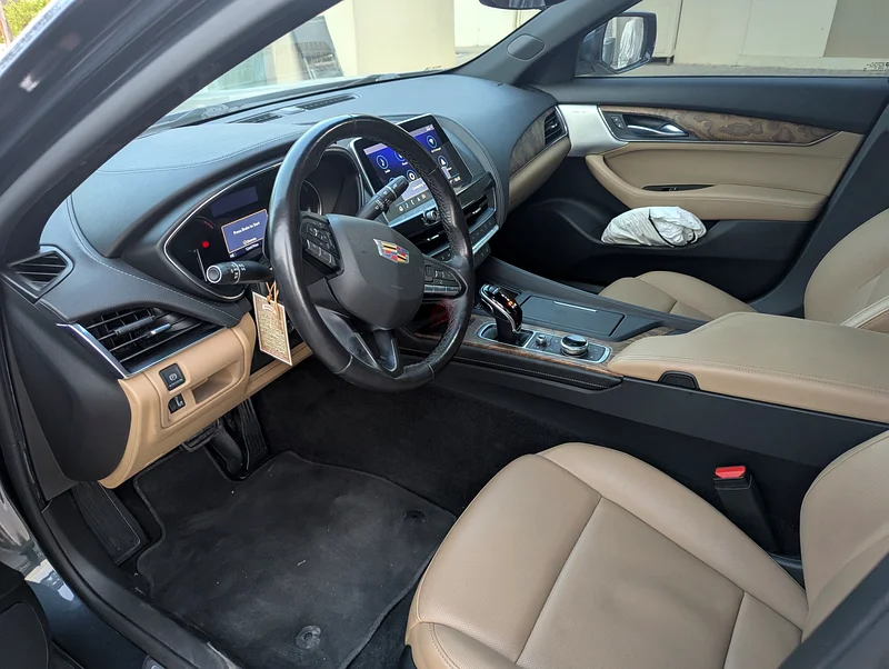 PREMIUM LUXURY CT5 2021 - GCC - FIRST OWNER - UNDER SERVICE CONTRACT63398489532161112