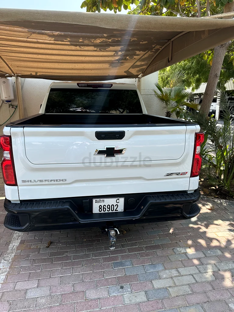 Dubai63398562704898111