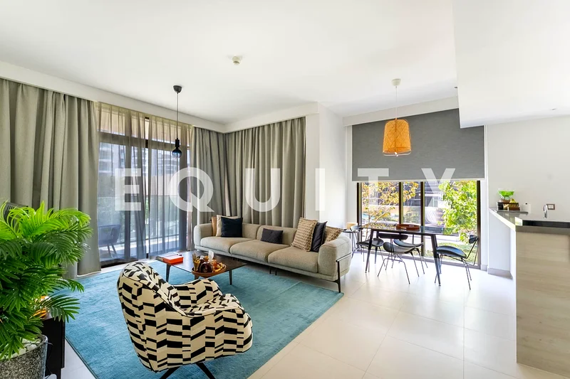 Large Layout Apartment | Corner Unit | Low Floor64025919852035111
