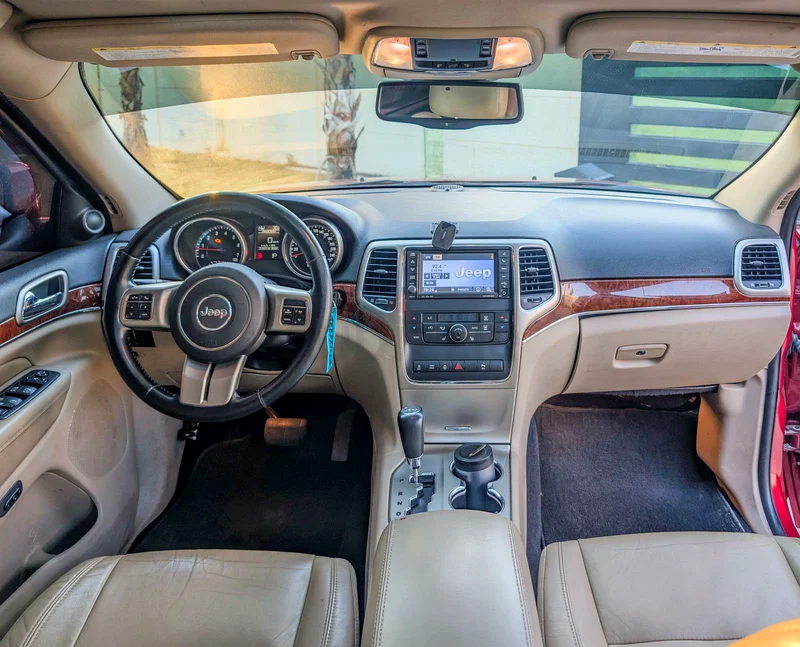 2012 jeep grand Cherokee 5.7Hemi - limited63398604344833114
