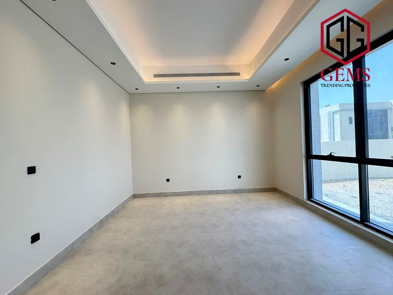 جديد بالكامل | غرفة خادم | حديث | حديقة63730242866050113