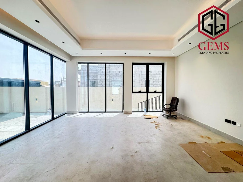 جديد بالكامل | غرفة خادم | حديث | حديقة63730242866050111
