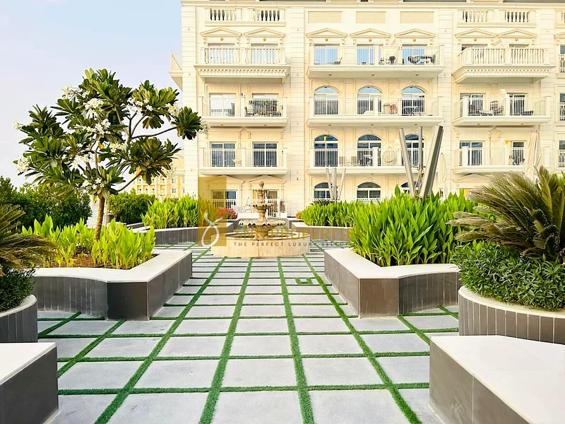 Bright Unit | 4 Cheques | Prime location63764982672129111
