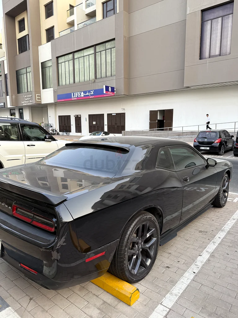 Dodge Challenger 202163398537609858112