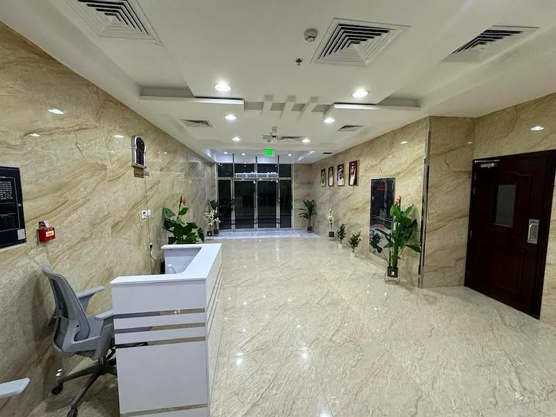 مبنى ملكية حرة موقع ممتاز وقريب من جميع الخدمات في المويحة عجمان63869711706243110