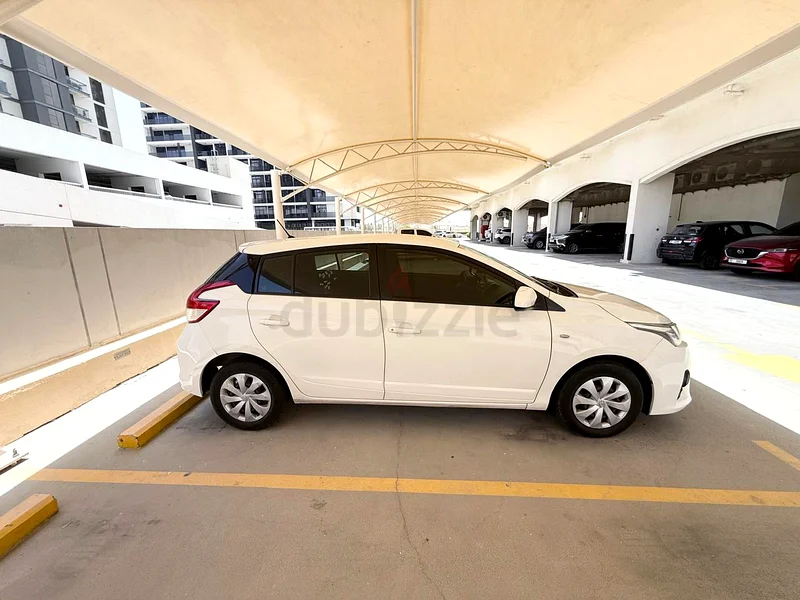 Toyota Yaris Bought directly from Toyota. 3 keys books all available63399944810370112