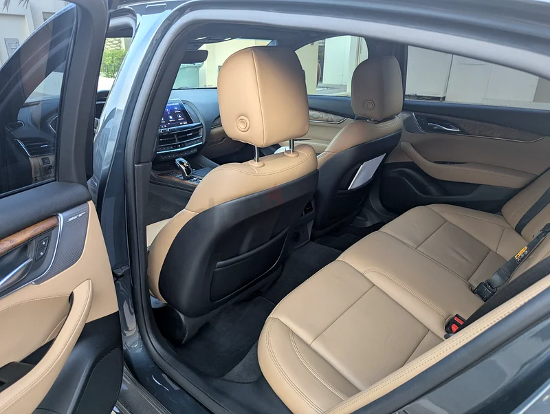 PREMIUM LUXURY CT5 2021 - GCC - FIRST OWNER - UNDER SERVICE CONTRACT63398489532161113