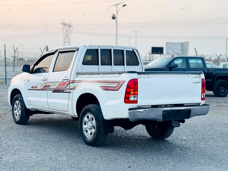 Toyota Hilux // GCC spec // 4WD Drive // Model 2011 // Good condition63401312990337113