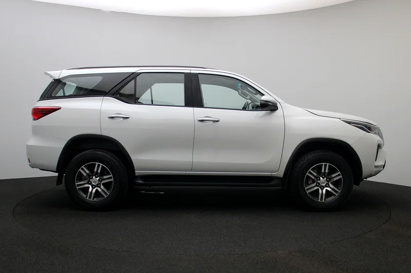 TOYOTA Fortuner 5 DR P 2.7L AT EXR RA63399945677826114