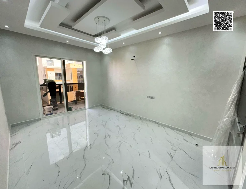 امتلك تاون هاوسًا في عجمان، بما في ذلك رسوم التسجيل ورسوم الملكية.63891799608705114