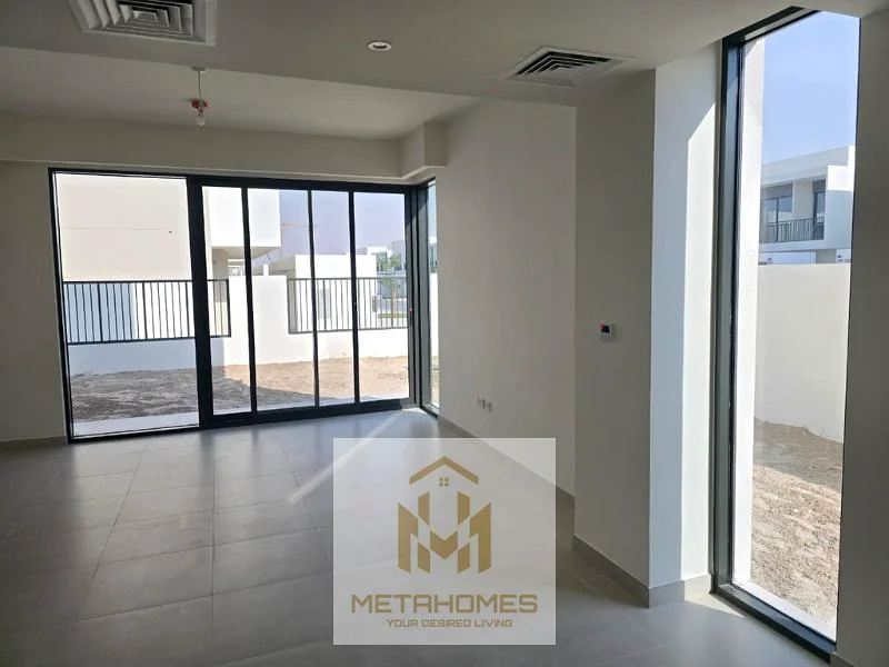 CORNER- BRAND NEW- SPACIOUS- READY FOR OCCUPANCY63403956640001112