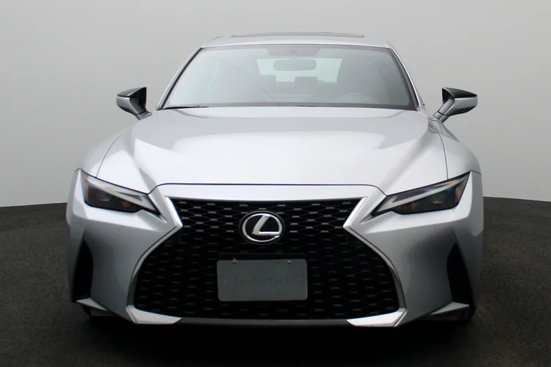 LEXUS IS-300 Sedan P 2.0t Premier63398640842882111