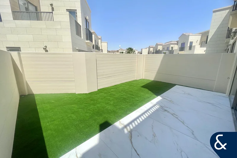 Close To Lagoon | Exclusive | Landscaped63405173529473112