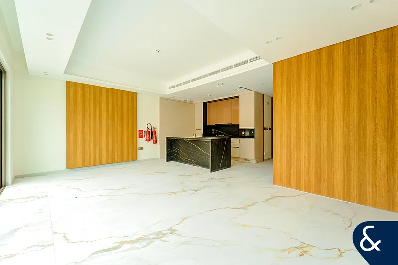 Close To Lagoon | Exclusive | Landscaped63405173529473113