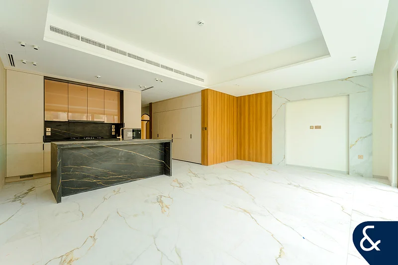 Close To Lagoon | Exclusive | Landscaped63405173529473114