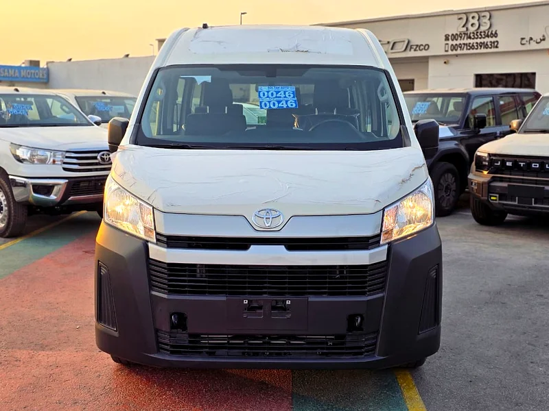 Toyota Hiace High Roof  Diesel  2.8L A/T With SunRoof 202563401316852737111