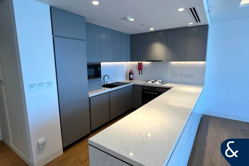 Luxury Tower | Brand New Building | 1 Bed63988682766594113