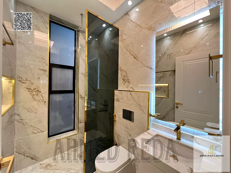 فيلا فاخرة بتصميم كلاسيكي في موقع متميز أمام مجمع أزها، وبسعر يشمل رسوم التسجيل ونقل الملكية.63893828276995112