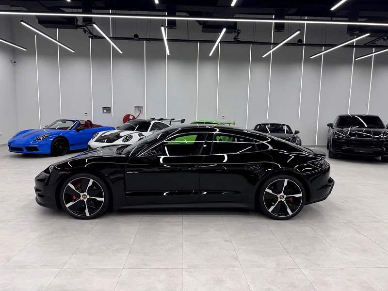 GCC specs Al Naboodah Brand new Porsche Taycan 4S Zero km63398647374339111
