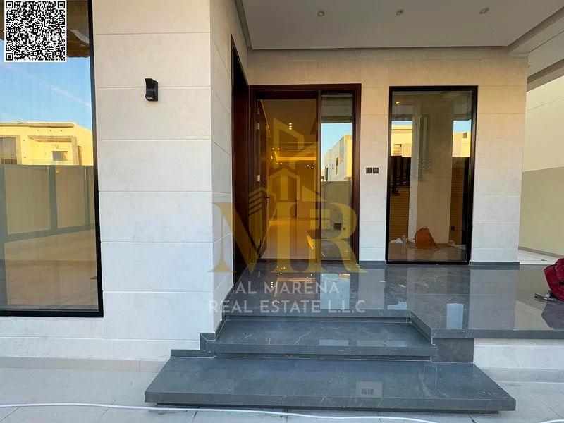 A villa directly from the owner, with personal finishing, on a main street, close to all services. Freehold for all nationalities and without a down p63893447725443113