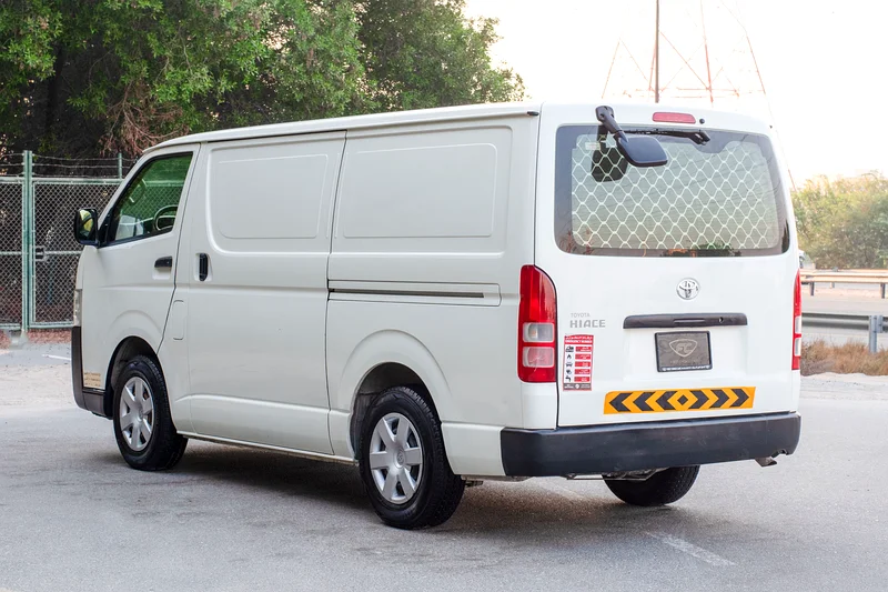 Std-Roof Delivery Van | Manual | GCC Specs | Ref#T2457463401317571969113