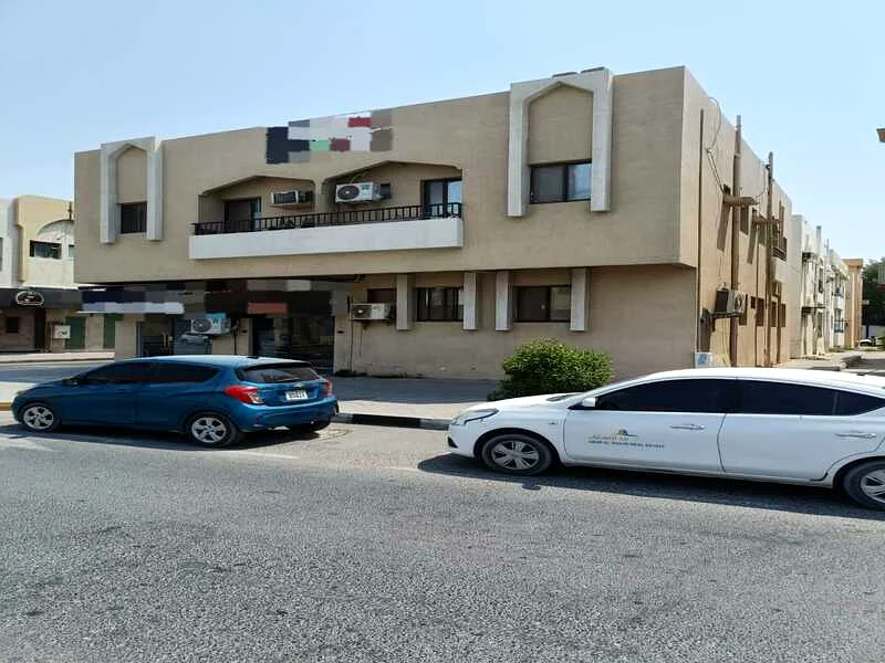 For sale: A building in the Yarmouk area, on a main street, on a corner, with an area of approximately 2,800 square feet, in an excellent location.64304533434753112